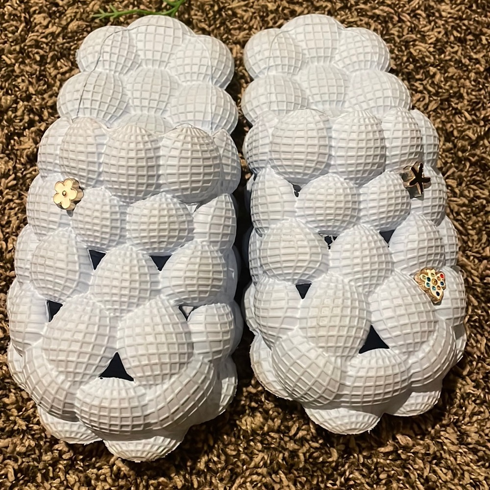 Women’s blue bubble slides